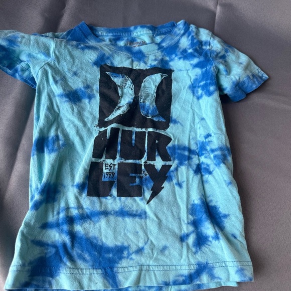 Lot of boys 4T clothing- sweatshirt, 2 pants, shorts and shirt - Picture 4 of 6